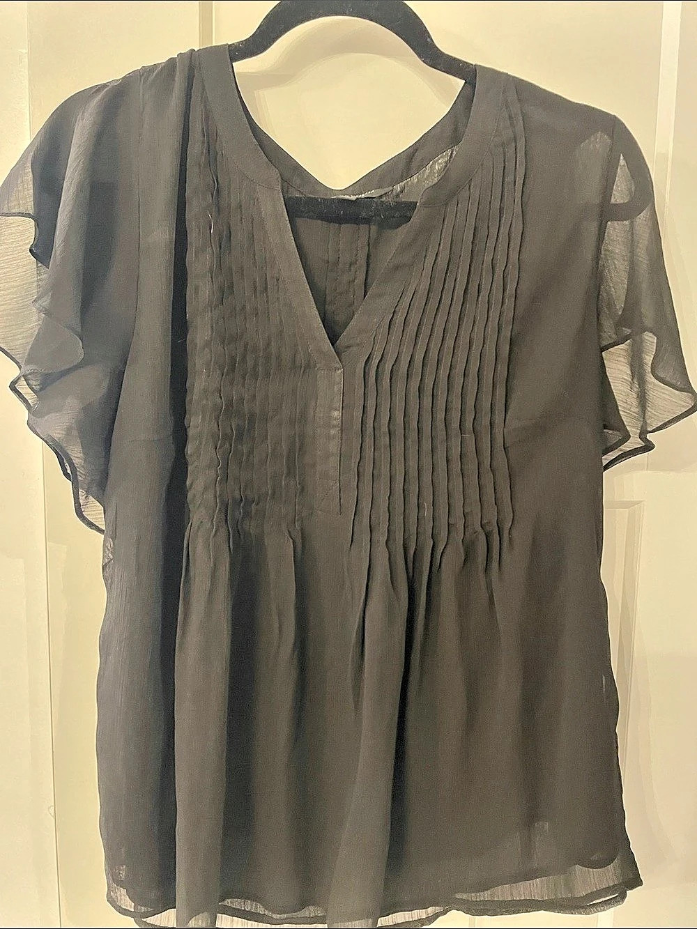 Liverpool Black Pintuck Ruffle Sleeve Blouse Like New